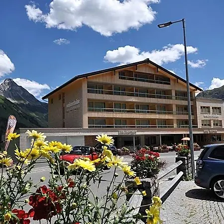 Hotel Walserstube 4*