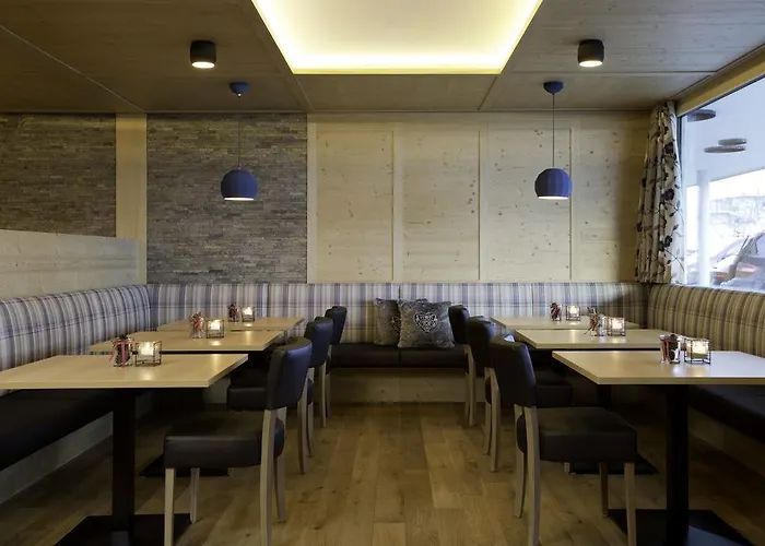 Hotel Walserstube 4*